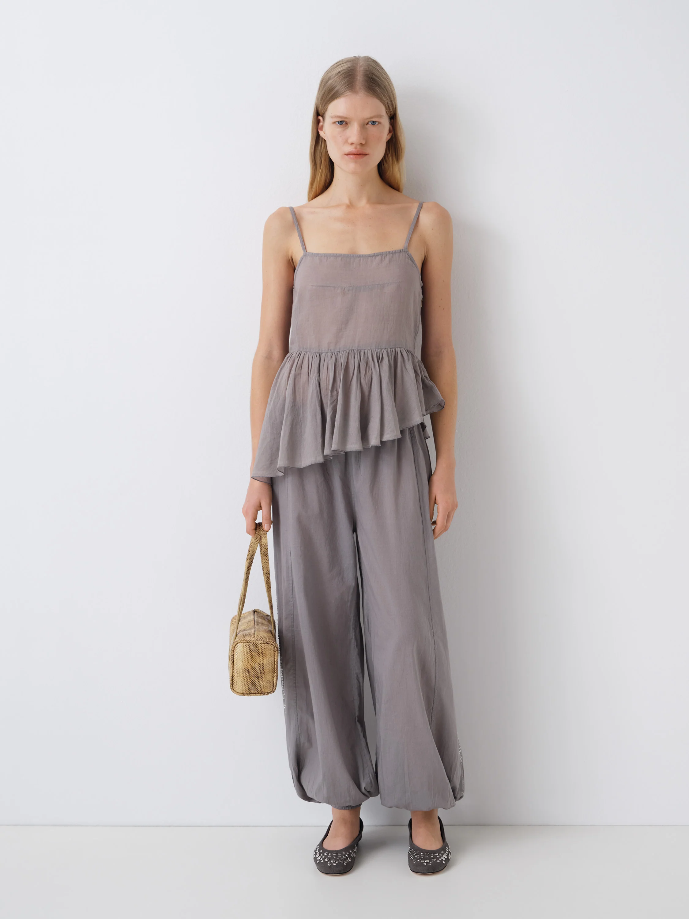Bailarina Studs Canvas - Image 6
