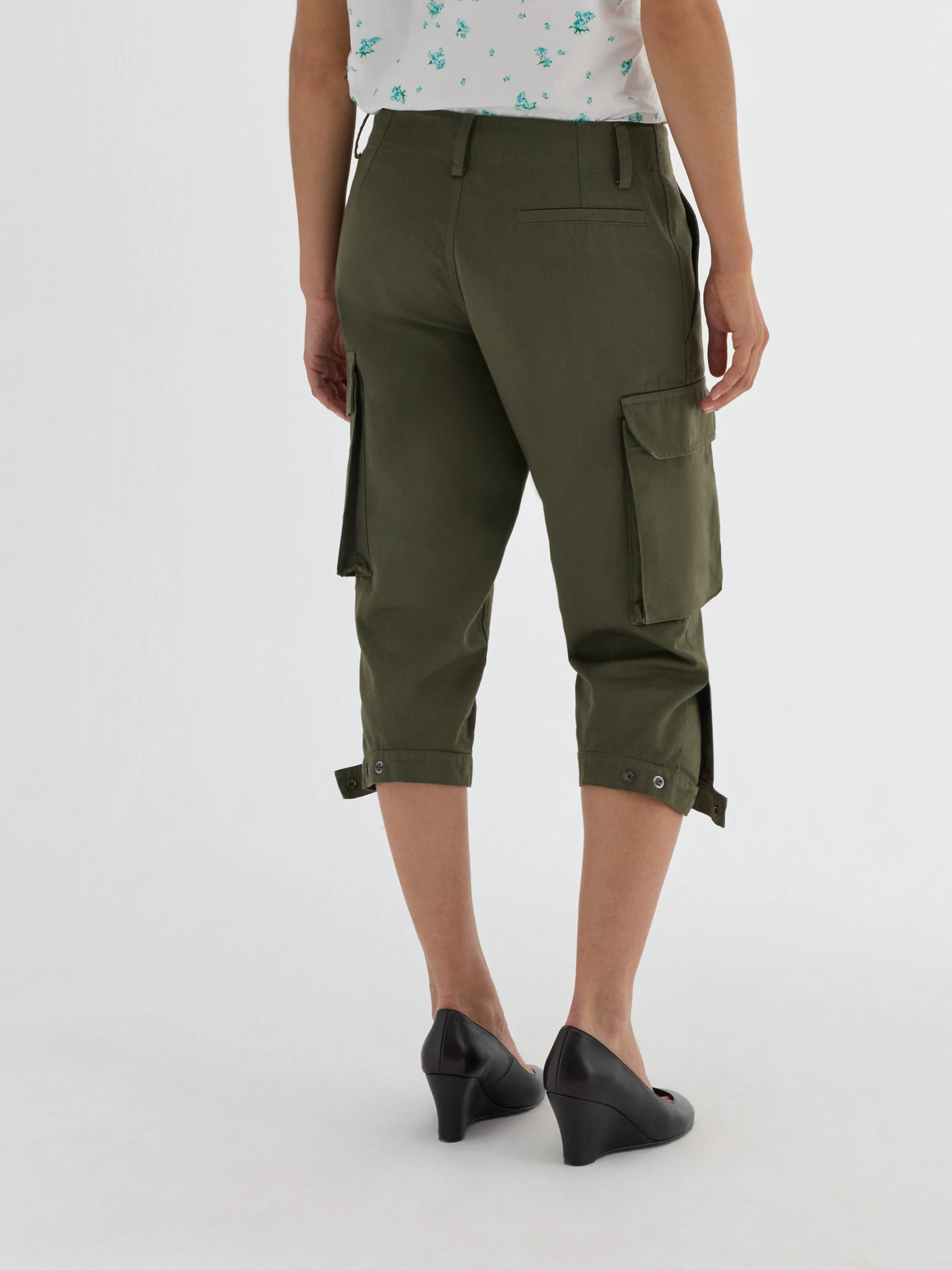 Sara Capri Trousers - Image 7